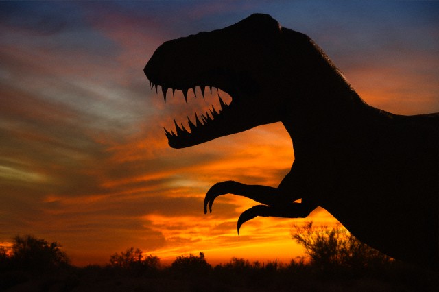 От чего вымерли динозавры?