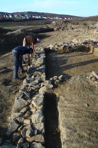 Под анапой полностью исследованы две античные усадьбы и «варварский» могильник