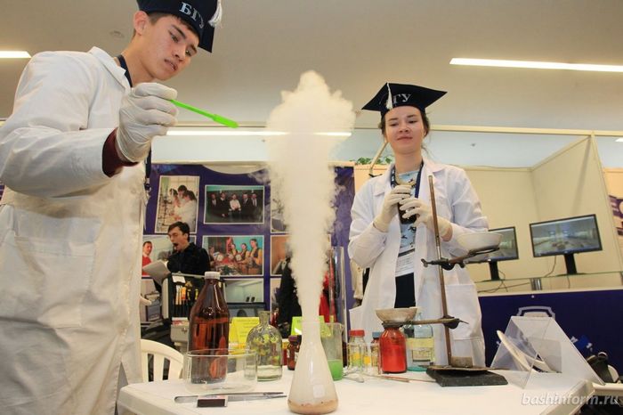 В уфе на фестивале науки молодые ученые сошлись в научном бою